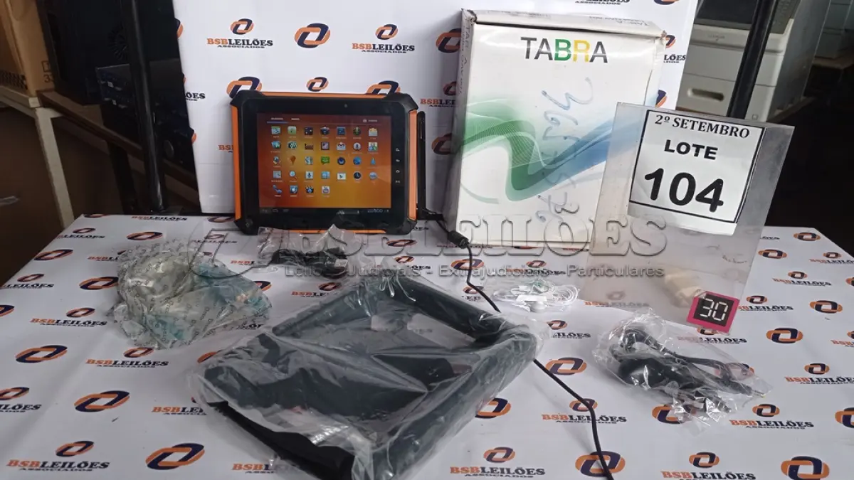 LOTE 104 - 01 TABLET QAV 801 8GB MARCA TABRA. (NO ESTADO) ATENÇÃO! FAZER A VISITAÇÃO ANTES DE ARREMATAR, NÃO SABEMOS SE FUNCIONA, LEILÃO NÃO TEM GARANTIA E NEM DEVOLUÇÃO, SUJEITO A POSSÍVEIS AVARIAS VISÍVEIS/OCULTAS E/OU AUSÊNCIA DE COMPONENTES.