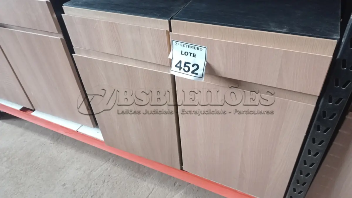 LOTE 452 - 02 GAVETEIROS COM 01 GAVETA E SUPORTE PARA CPU. (NO ESTADO) ATENÇÃO! FAZER A VISITAÇÃO ANTES DE ARREMATAR, NÃO SABEMOS SE FUNCIONA, LEILÃO NÃO TEM GARANTIA E NEM DEVOLUÇÃO, SUJEITO A POSSÍVEIS AVARIAS VISÍVEIS/OCULTAS E/OU AUSÊNCIA DE COMPONENTES.