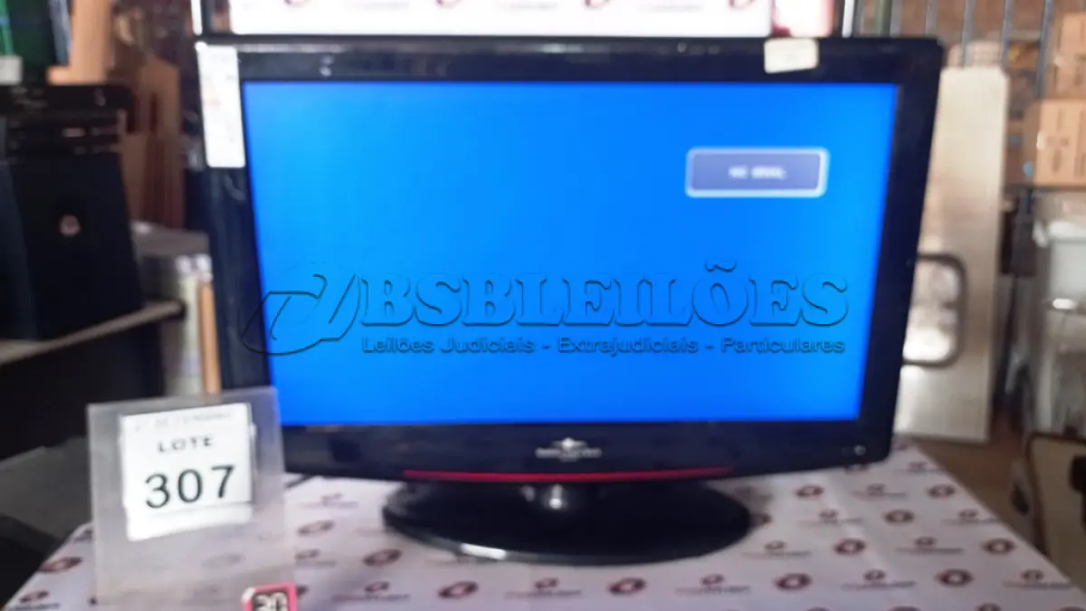 LOTE 307 - 01 TV LCD 26’’. (NO ESTADO) ATENÇÃO! FAZER A VISITAÇÃO ANTES DE ARREMATAR, NÃO SABEMOS SE FUNCIONA, LEILÃO NÃO TEM GARANTIA E NEM DEVOLUÇÃO, SUJEITO A POSSÍVEIS AVARIAS VISÍVEIS/OCULTAS E/OU AUSÊNCIA DE COMPONENTES.