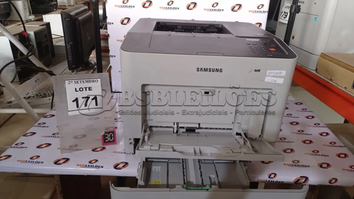 LOTE 171 - 01 IMPRESSORA MODELO CLP-680ND MARCA SAMSUNG. (NO ESTADO) ATENÇÃO! FAZER A VISITAÇÃO ANTES DE ARREMATAR, NÃO SABEMOS SE FUNCIONA, LEILÃO NÃO TEM GARANTIA E NEM DEVOLUÇÃO, SUJEITO A POSSÍVEIS AVARIAS VISÍVEIS/OCULTAS E/OU AUSÊNCIA DE COMPONENTES.