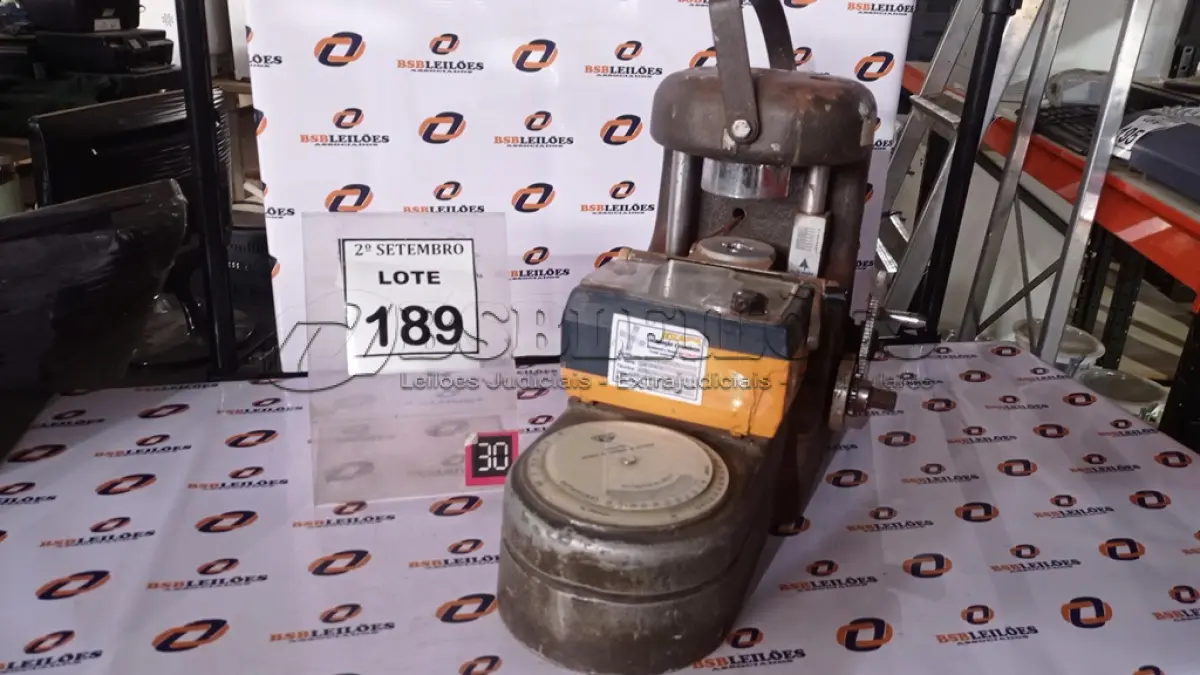 LOTE 189 - 01 MEDIDOR DE UMIDADE. (NO ESTADO) ATENÇÃO! FAZER A VISITAÇÃO ANTES DE ARREMATAR, NÃO SABEMOS SE FUNCIONA, LEILÃO NÃO TEM GARANTIA E NEM DEVOLUÇÃO, SUJEITO A POSSÍVEIS AVARIAS VISÍVEIS/OCULTAS E/OU AUSÊNCIA DE COMPONENTES.