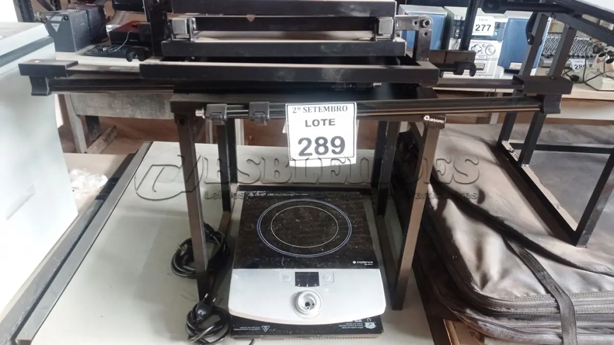 LOTE 289 - 02 FOGÕES DE INDUÇÃO. (NO ESTADO) ATENÇÃO! FAZER A VISITAÇÃO ANTES DE ARREMATAR, NÃO SABEMOS SE FUNCIONA, LEILÃO NÃO TEM GARANTIA E NEM DEVOLUÇÃO, SUJEITO A POSSÍVEIS AVARIAS VISÍVEIS/OCULTAS E/OU AUSÊNCIA DE COMPONENTES.