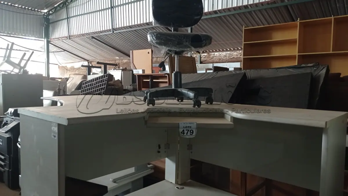 LOTE 479 - LOTE EXTRA. (NO ESTADO) ATENÇÃO! FAZER A VISITAÇÃO ANTES DE ARREMATAR, NÃO SABEMOS SE FUNCIONA, LEILÃO NÃO TEM GARANTIA E NEM DEVOLUÇÃO, SUJEITO A POSSÍVEIS AVARIAS VISÍVEIS/OCULTAS E/OU AUSÊNCIA DE COMPONENTES.