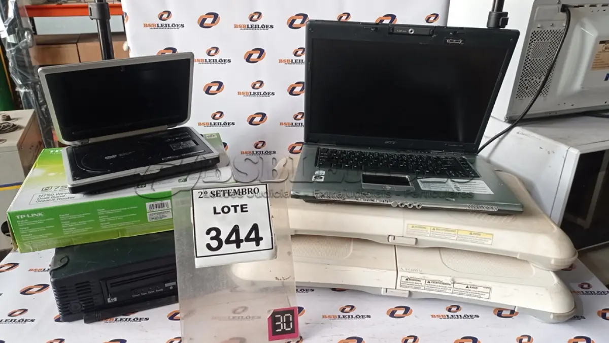 LOTE 344 - 01 NOTEBOOK MARCA ACER, 01 RECEPTOR DE MICROFONE, 02 BALANCE BOARD WII, 01 ROTEADOR TP-LINK E 01 UNIDADE FITA STORAGEWORKS MARCA HP. (NO ESTADO) ATENÇÃO! FAZER A VISITAÇÃO ANTES DE ARREMATAR, NÃO SABEMOS SE FUNCIONA, LEILÃO NÃO TEM GARANTIA E NEM DEVOLUÇÃO, SUJEITO A POSSÍVEIS AVARIAS VISÍVEIS/OCULTAS E/OU AUSÊNCIA DE COMPONENTES.