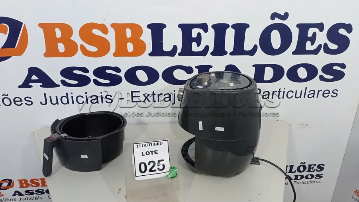 LOTE 025 - 01 AIR FRYER MARCA ELECTROLUX. (NO ESTADO) ATENÇÃO! FAZER A VISITAÇÃO ANTES DE ARREMATAR, NÃO SABEMOS SE FUNCIONA, LEILÃO NÃO TEM GARANTIA E NEM DEVOLUÇÃO, SUJEITO A POSSÍVEIS AVARIAS VISÍVEIS/OCULTAS E/OU AUSÊNCIA DE COMPONENTES