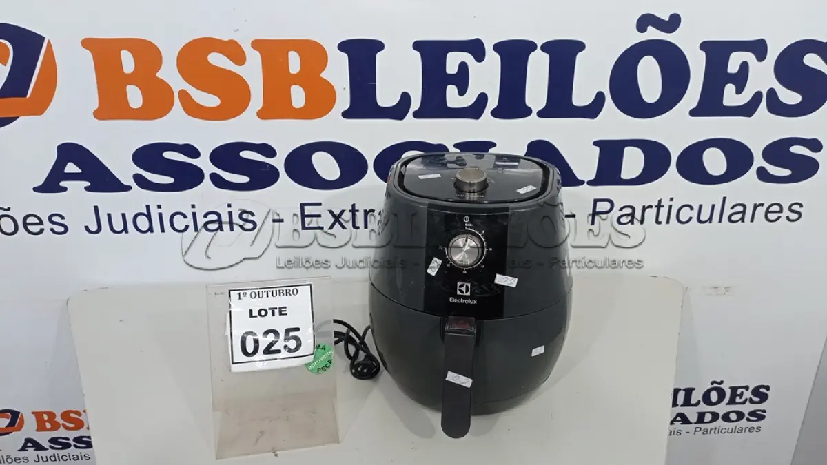 LOTE 025 - 01 AIR FRYER MARCA ELECTROLUX. (NO ESTADO) ATENÇÃO! FAZER A VISITAÇÃO ANTES DE ARREMATAR, NÃO SABEMOS SE FUNCIONA, LEILÃO NÃO TEM GARANTIA E NEM DEVOLUÇÃO, SUJEITO A POSSÍVEIS AVARIAS VISÍVEIS/OCULTAS E/OU AUSÊNCIA DE COMPONENTES