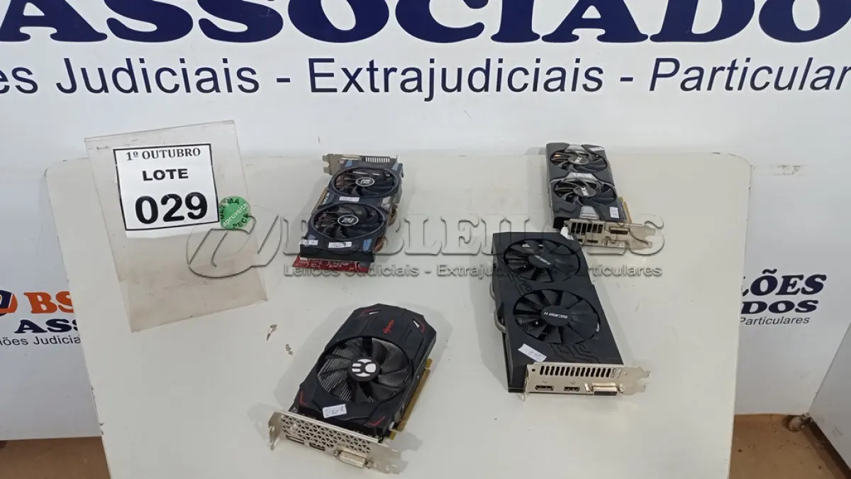 LOTE 029 - 04 PLACAS DE VÍDEO MARCAS DIVERSAS. (NO ESTADO) ATENÇÃO! FAZER A VISITAÇÃO ANTES DE ARREMATAR, NÃO SABEMOS SE FUNCIONA, LEILÃO NÃO TEM GARANTIA E NEM DEVOLUÇÃO, SUJEITO A POSSÍVEIS AVARIAS VISÍVEIS/OCULTAS E/OU AUSÊNCIA DE COMPONENTES.