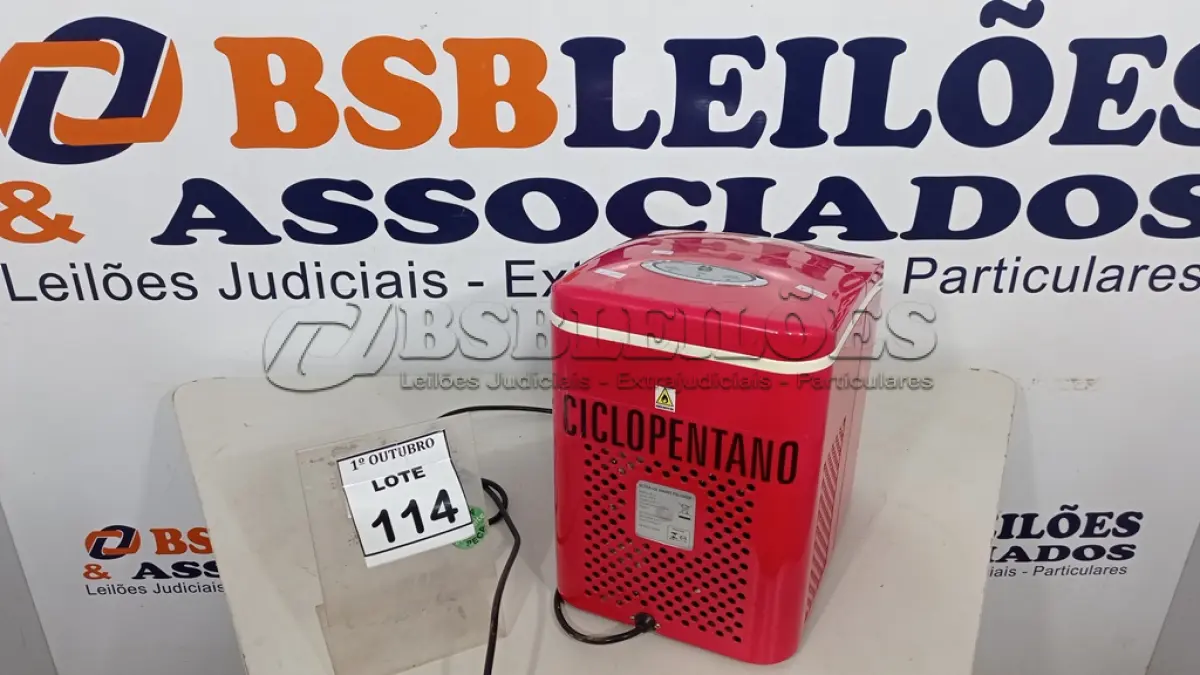 LOTE 114 - 01 MÁQUINA DE FAZER GELO PORTÁTIL MARCA POLISHOP. (NO ESTADO) ATENÇÃO! FAZER A VISITAÇÃO ANTES DE ARREMATAR, NÃO SABEMOS SE FUNCIONA, LEILÃO NÃO TEM GARANTIA E NEM DEVOLUÇÃO, SUJEITO A POSSÍVEIS AVARIAS VISÍVEIS/OCULTAS E/OU AUSÊNCIA DE COMPONENTES.