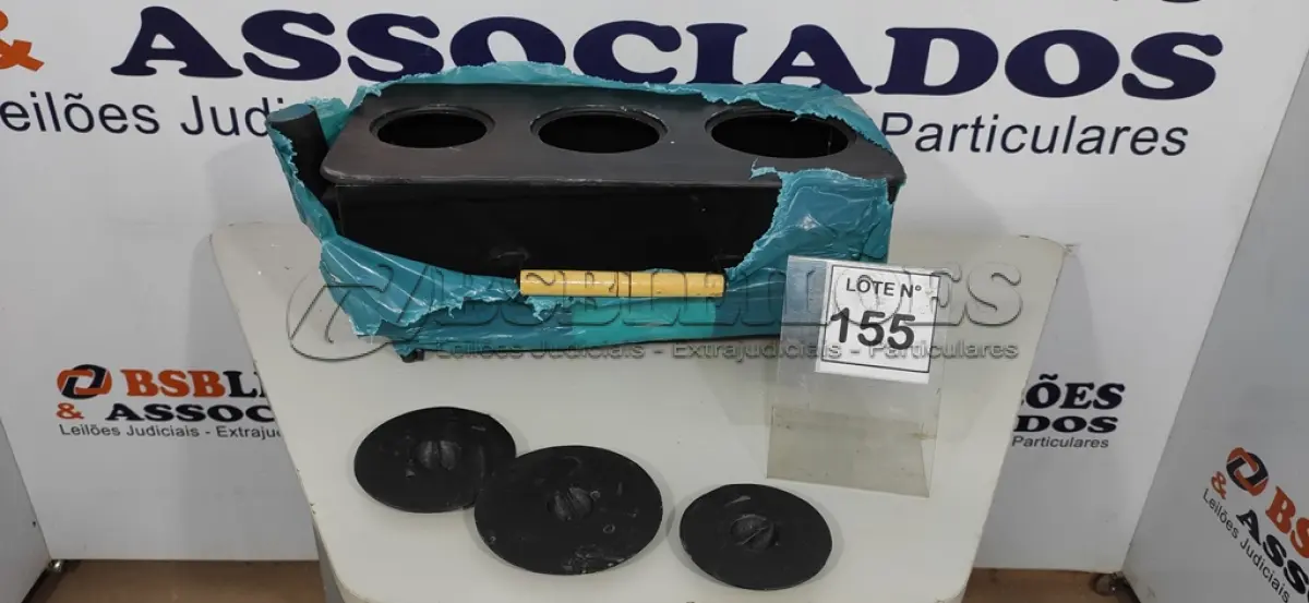 LOTE 155 - 01 FOGÃO PORTÁTIL A LENHA 3 BOCAS CAMPEIRO. (NO ESTADO, NÃO SABEMOS SE FUNCIONA. LEILÃO NÃO TEM GARANTIA E NEM DEVOLUÇÃO, SUJEITO A POSSÍVEIS AVARIAS VISÍVEIS/OCULTAS E/OU AUSÊNCIA DE COMPONENTES)