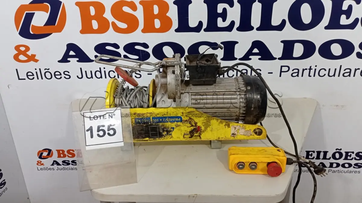 LOTE 155 - 01 GUINCHO ELÉTRICO MENEGOTTI 220V – 500 A 1000 KG. (NO ESTADO, NÃO SABEMOS SE FUNCIONA. LEILÃO NÃO TEM GARANTIA E NEM DEVOLUÇÃO, SUJEITO A POSSÍVEIS AVARIAS VISÍVEIS/OCULTAS E/OU AUSÊNCIA DE COMPONENTES)