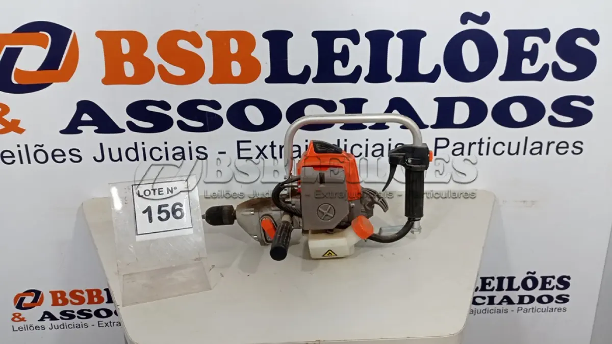 LOTE 156 - 01 FURADEIRA DE MOURÃO A GASOLINA VF 500. (NO ESTADO, NÃO SABEMOS SE FUNCIONA. LEILÃO NÃO TEM GARANTIA E NEM DEVOLUÇÃO, SUJEITO A POSSÍVEIS AVARIAS VISÍVEIS/OCULTAS E/OU AUSÊNCIA DE COMPONENTES)