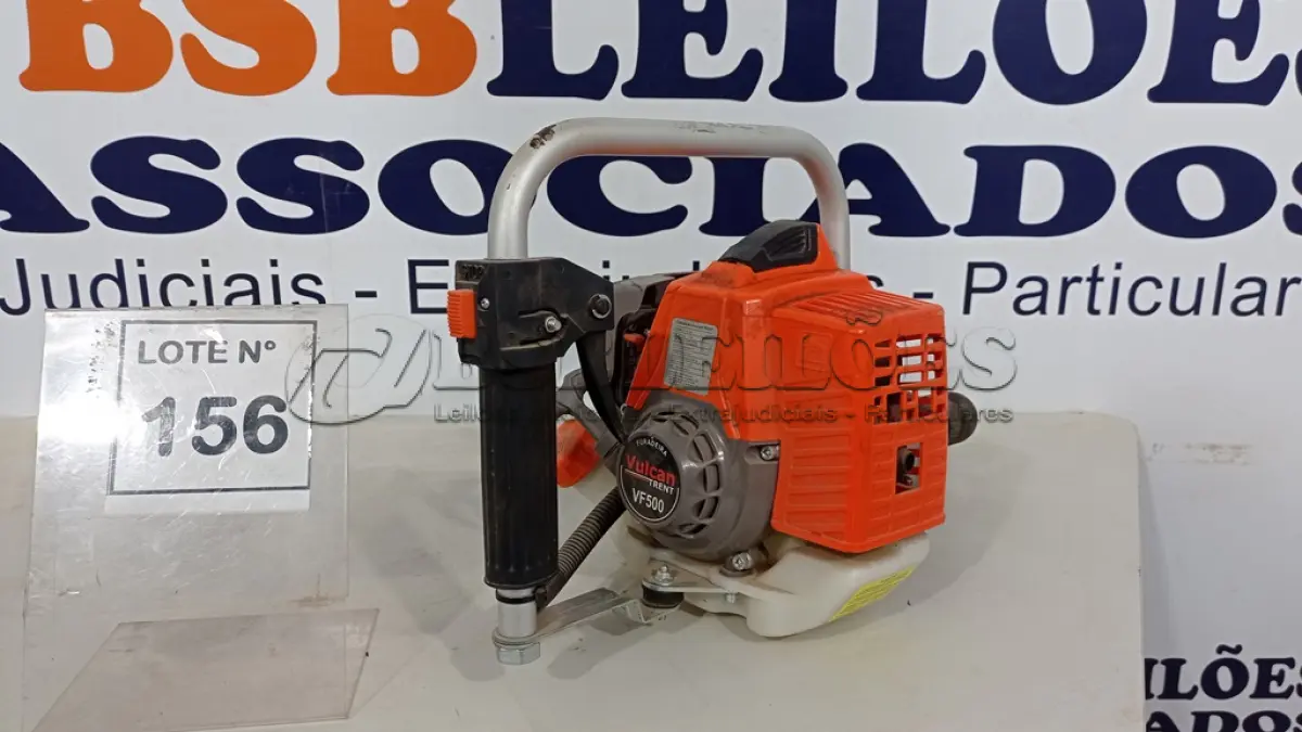 LOTE 156 - 01 FURADEIRA DE MOURÃO A GASOLINA VF 500. (NO ESTADO, NÃO SABEMOS SE FUNCIONA. LEILÃO NÃO TEM GARANTIA E NEM DEVOLUÇÃO, SUJEITO A POSSÍVEIS AVARIAS VISÍVEIS/OCULTAS E/OU AUSÊNCIA DE COMPONENTES)