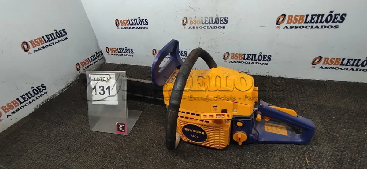 LOTE 131 - 01 MOTOSERRA MARCA WETOKE 58CC 2T. ( NO ESTADO, NÃO SABEMOS SE FUNCIONA. LEILÃO NÃO TEM GARANTIA E NEM DEVOLUÇÃO, SUJEITO A POSSÍVEIS AVARIAS VISÍVEIS/OCULTAS E/OU AUSÊNCIA DE COMPONENTES)