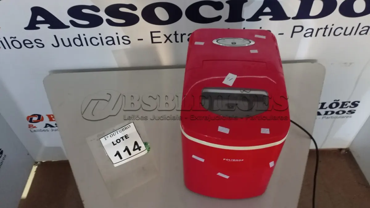LOTE 114 - 01 MÁQUINA DE FAZER GELO PORTÁTIL MARCA POLISHOP. (NO ESTADO) ATENÇÃO! FAZER A VISITAÇÃO ANTES DE ARREMATAR, NÃO SABEMOS SE FUNCIONA, LEILÃO NÃO TEM GARANTIA E NEM DEVOLUÇÃO, SUJEITO A POSSÍVEIS AVARIAS VISÍVEIS/OCULTAS E/OU AUSÊNCIA DE COMPONENTES.