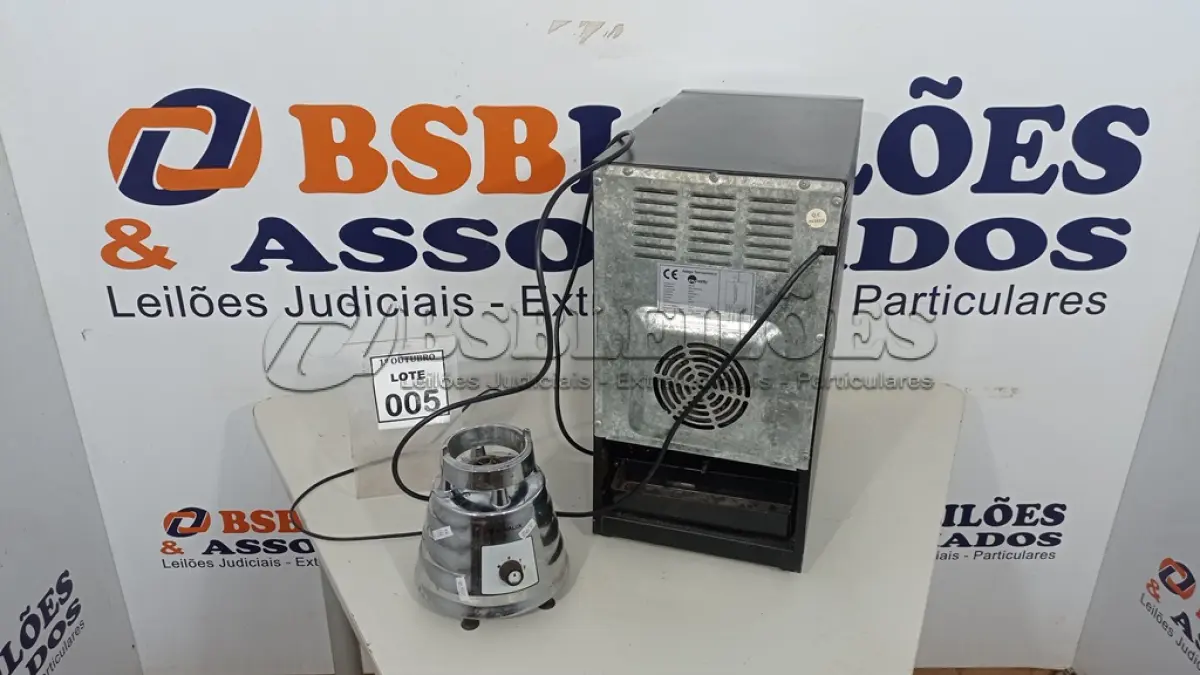 LOTE 005 - 01 CLIMATIZADOR TERMOMÉTRICO DE VINHO E 01 BASE DE LIQUIDIFICADOR. (NO ESTADO) ATENÇÃO! FAZER A VISITAÇÃO ANTES DE ARREMATAR, NÃO SABEMOS SE FUNCIONA, LEILÃO NÃO TEM GARANTIA E NEM DEVOLUÇÃO, SUJEITO A POSSÍVEIS AVARIAS VISÍVEIS/OCULTAS E/OU AUSÊNCIA DE COMPONENTES.