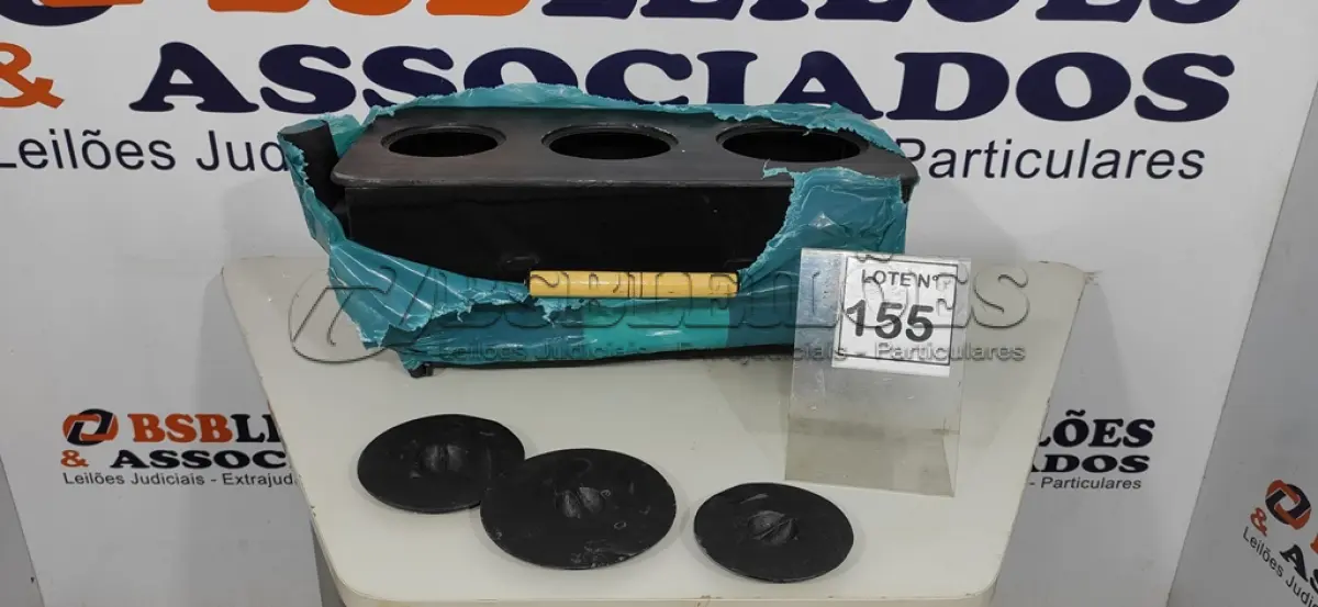 LOTE 155 - 01 FOGÃO PORTÁTIL A LENHA 3 BOCAS CAMPEIRO. (NO ESTADO, NÃO SABEMOS SE FUNCIONA. LEILÃO NÃO TEM GARANTIA E NEM DEVOLUÇÃO, SUJEITO A POSSÍVEIS AVARIAS VISÍVEIS/OCULTAS E/OU AUSÊNCIA DE COMPONENTES)