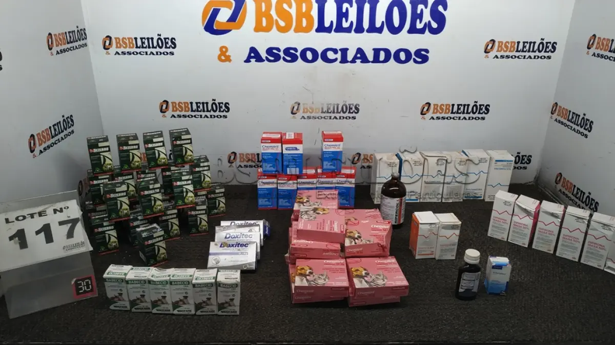 LOTE 117 - 01 LOTE DE REMÉDIOS VETERINÁRIOS DIVERSOS. (NO ESTADO, NÃO SABEMOS SE FUNCIONA. LEILÃO NÃO TEM GARANTIA E NEM DEVOLUÇÃO, SUJEITO A POSSÍVEIS AVARIAS VISÍVEIS/OCULTAS E/OU AUSÊNCIA DE COMPONENTES)