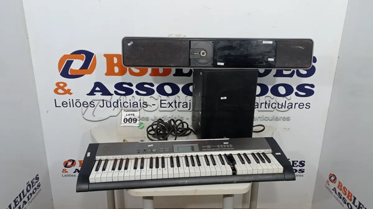 LOTE 009 - 01 HOME THEATER SOUND BAR MARCA PHILIPS E 01 TECLADO MUSICAL. (NO ESTADO) ATENÇÃO! FAZER A VISITAÇÃO ANTES DE ARREMATAR, NÃO SABEMOS SE FUNCIONA, LEILÃO NÃO TEM GARANTIA E NEM DEVOLUÇÃO, SUJEITO A POSSÍVEIS AVARIAS VISÍVEIS/OCULTAS E/OU AUSÊNCIA DE COMPONENTES.