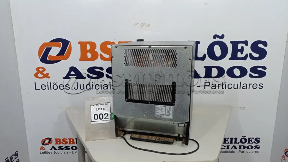 LOTE 002 - 01 CLIMATIZADOR TERMOMÉTRICO DE VINHO. (NO ESTADO) ATENÇÃO! FAZER A VISITAÇÃO ANTES DE ARREMATAR, NÃO SABEMOS SE FUNCIONA, LEILÃO NÃO TEM GARANTIA E NEM DEVOLUÇÃO, SUJEITO A POSSÍVEIS AVARIAS VISÍVEIS/OCULTAS E/OU AUSÊNCIA DE COMPONENTES.