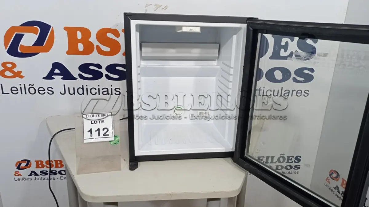 LOTE 112 - 01 ADEGA. (NO ESTADO) ATENÇÃO! FAZER A VISITAÇÃO ANTES DE ARREMATAR, NÃO SABEMOS SE FUNCIONA, LEILÃO NÃO TEM GARANTIA E NEM DEVOLUÇÃO, SUJEITO A POSSÍVEIS AVARIAS VISÍVEIS/OCULTAS E/OU AUSÊNCIA DE COMPONENTES.