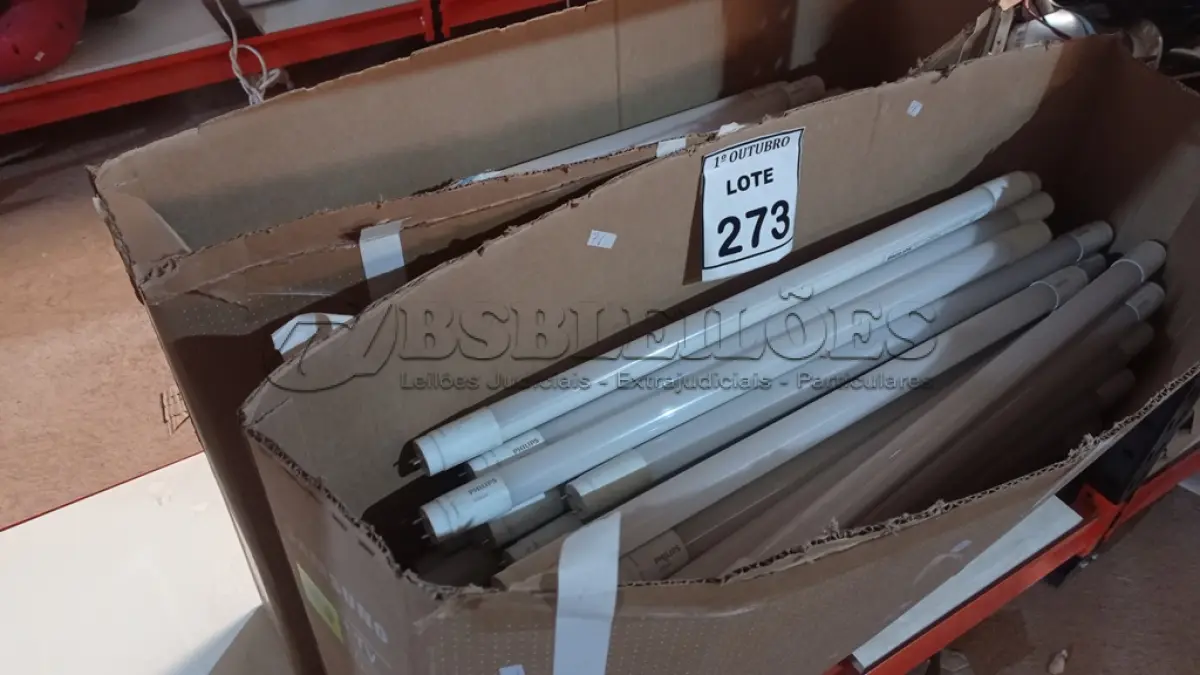 LOTE 273 - 01 LOTE COM GRANDE QUANTIDADE DE LÂMPADAS LED. (NO ESTADO) ATENÇÃO! FAZER A VISITAÇÃO ANTES DE ARREMATAR, NÃO SABEMOS SE FUNCIONA, LEILÃO NÃO TEM GARANTIA E NEM DEVOLUÇÃO, SUJEITO A POSSÍVEIS AVARIAS VISÍVEIS/OCULTAS E/OU AUSÊNCIA DE COMPONENTES.