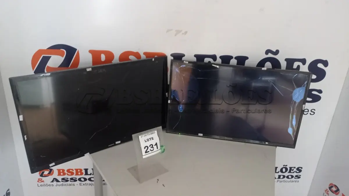LOTE 231 - 02 TVS LCD 32’’ MARCAS SAMSUNG E PANASONIC. (NO ESTADO) ATENÇÃO! FAZER A VISITAÇÃO ANTES DE ARREMATAR, NÃO SABEMOS SE FUNCIONA, LEILÃO NÃO TEM GARANTIA E NEM DEVOLUÇÃO, SUJEITO A POSSÍVEIS AVARIAS VISÍVEIS/OCULTAS E/OU AUSÊNCIA DE COMPONENTES.