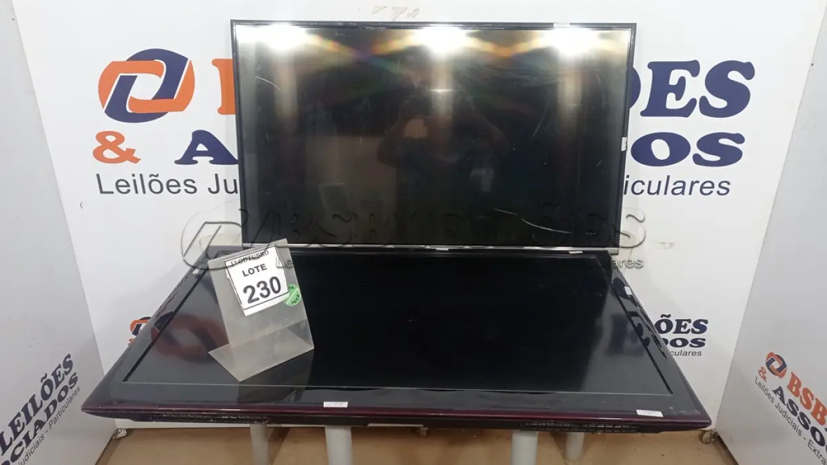 LOTE 230 - 02 TVS LCD 42’’ MARCAS LG E PANASONIC. (NO ESTADO) ATENÇÃO! FAZER A VISITAÇÃO ANTES DE ARREMATAR, NÃO SABEMOS SE FUNCIONA, LEILÃO NÃO TEM GARANTIA E NEM DEVOLUÇÃO, SUJEITO A POSSÍVEIS AVARIAS VISÍVEIS/OCULTAS E/OU AUSÊNCIA DE COMPONENTES.