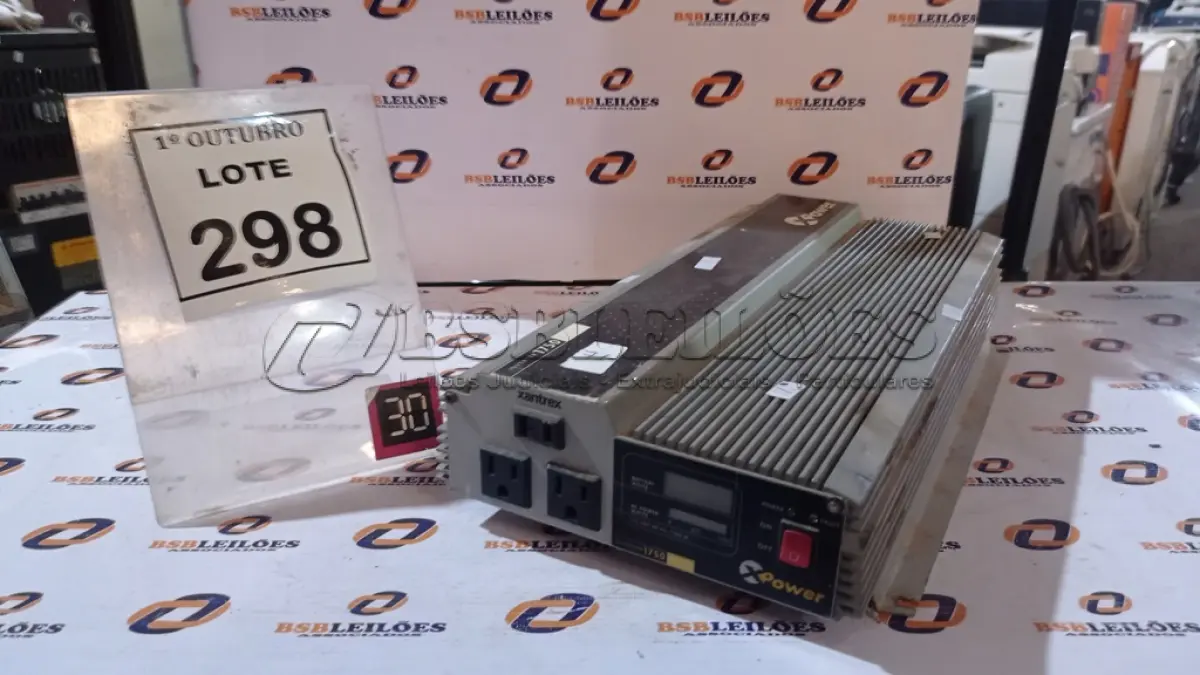 LOTE 298 - 01 INVERSOR DE ENERGIA XANTREX XPOWER 1750 PLUS. (NO ESTADO) ATENÇÃO! FAZER A VISITAÇÃO ANTES DE ARREMATAR, NÃO SABEMOS SE FUNCIONA, LEILÃO NÃO TEM GARANTIA E NEM DEVOLUÇÃO, SUJEITO A POSSÍVEIS AVARIAS VISÍVEIS/OCULTAS E/OU AUSÊNCIA DE COMPONENTES.