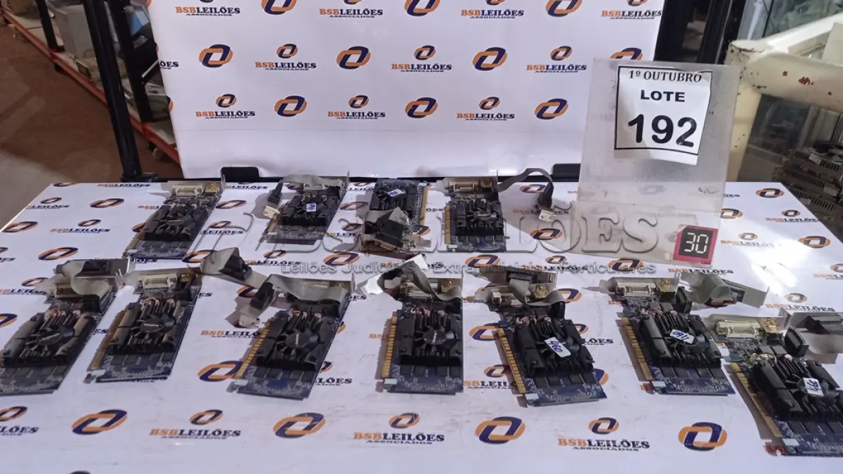 LOTE 192 - 11 PLACAS DE VÍDEO SLIM COM HDMI. (NO ESTADO) ATENÇÃO! FAZER A VISITAÇÃO ANTES DE ARREMATAR, NÃO SABEMOS SE FUNCIONA, LEILÃO NÃO TEM GARANTIA E NEM DEVOLUÇÃO, SUJEITO A POSSÍVEIS AVARIAS VISÍVEIS/OCULTAS E/OU AUSÊNCIA DE COMPONENTES