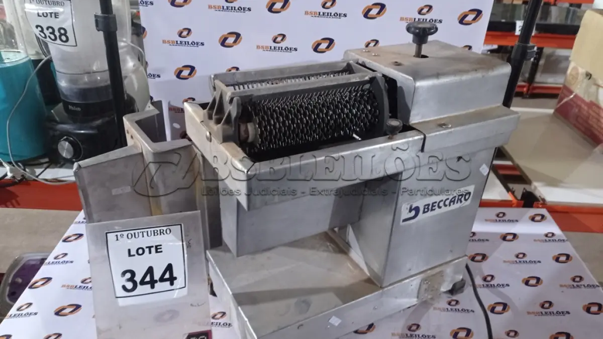 LOTE 344 - 01 MÁQUINA AMACIADORA DE BIFE MARCA BECCARO. (NO ESTADO) ATENÇÃO! FAZER A VISITAÇÃO ANTES DE ARREMATAR, NÃO SABEMOS SE FUNCIONA, LEILÃO NÃO TEM GARANTIA E NEM DEVOLUÇÃO, SUJEITO A POSSÍVEIS AVARIAS VISÍVEIS/OCULTAS E/OU AUSÊNCIA DE COMPONENTES.