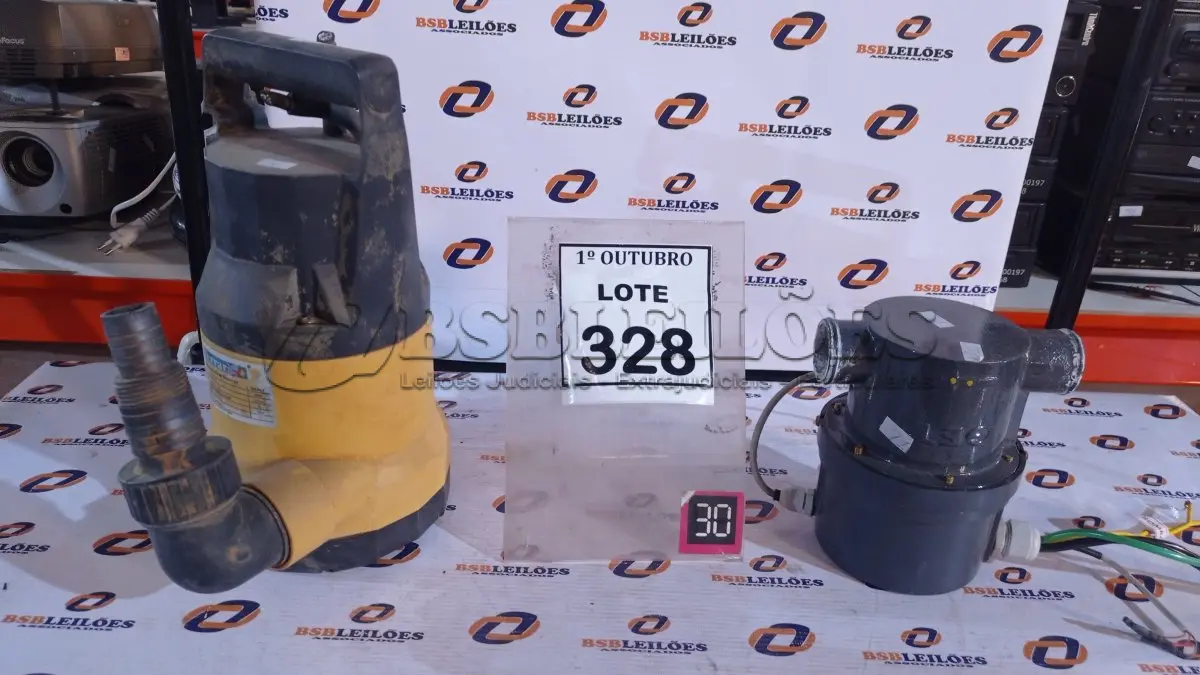 LOTE 328 - 01 AQUECEDOR DE HIDROMASSAGEM E 01 BOMBA SUBMERSÍVEL. (NO ESTADO) ATENÇÃO! FAZER A VISITAÇÃO ANTES DE ARREMATAR, NÃO SABEMOS SE FUNCIONA, LEILÃO NÃO TEM GARANTIA E NEM DEVOLUÇÃO, SUJEITO A POSSÍVEIS AVARIAS VISÍVEIS/OCULTAS E/OU AUSÊNCIA DE COMPONENTES.