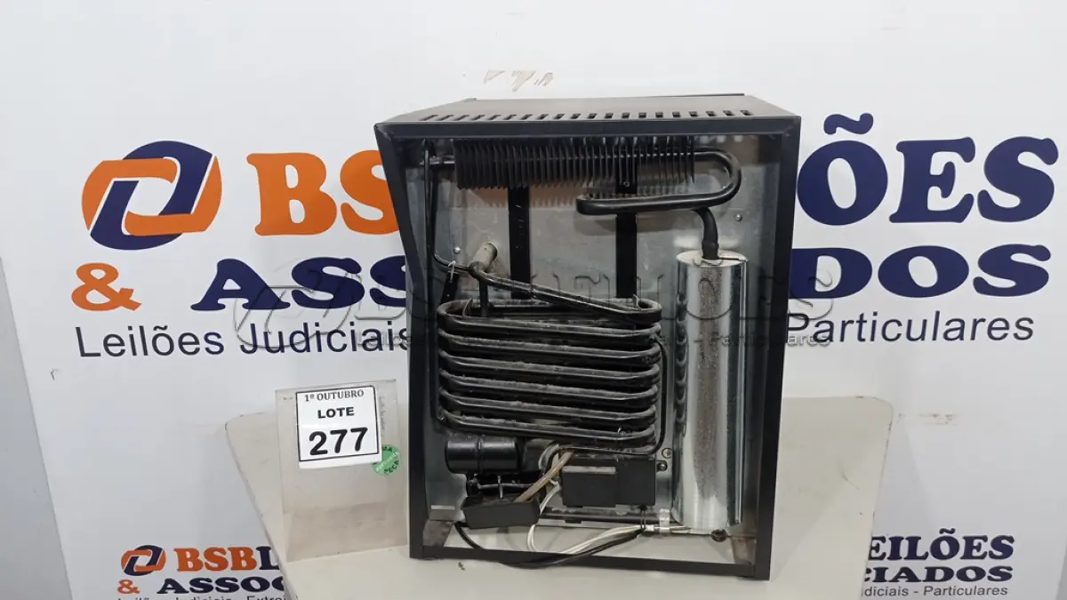 LOTE 277 - 01 ADEGA. (NO ESTADO) ATENÇÃO! FAZER A VISITAÇÃO ANTES DE ARREMATAR, NÃO SABEMOS SE FUNCIONA, LEILÃO NÃO TEM GARANTIA E NEM DEVOLUÇÃO, SUJEITO A POSSÍVEIS AVARIAS VISÍVEIS/OCULTAS E/OU AUSÊNCIA DE COMPONENTES.
