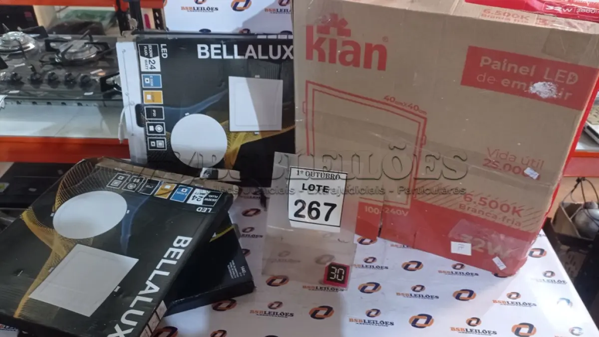 LOTE 267 - 04 PAINÉIS LED DE EMBUTIR MARCA KIAN E 05 PAINÉIS LED DE EMBUTIR MARCA BELLALUX. (NO ESTADO) ATENÇÃO! FAZER A VISITAÇÃO ANTES DE ARREMATAR, NÃO SABEMOS SE FUNCIONA, LEILÃO NÃO TEM GARANTIA E NEM DEVOLUÇÃO, SUJEITO A POSSÍVEIS AVARIAS VISÍVEIS/OCULTAS E/OU AUSÊNCIA DE COMPONENTES.