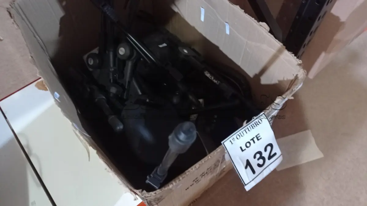 LOTE 132 - 01 LOTE COM VÁRIOS SUPORTES DE MICROFONE. (NO ESTADO) ATENÇÃO! FAZER A VISITAÇÃO ANTES DE ARREMATAR, NÃO SABEMOS SE FUNCIONA, LEILÃO NÃO TEM GARANTIA E NEM DEVOLUÇÃO, SUJEITO A POSSÍVEIS AVARIAS VISÍVEIS/OCULTAS E/OU AUSÊNCIA DE COMPONENTES.