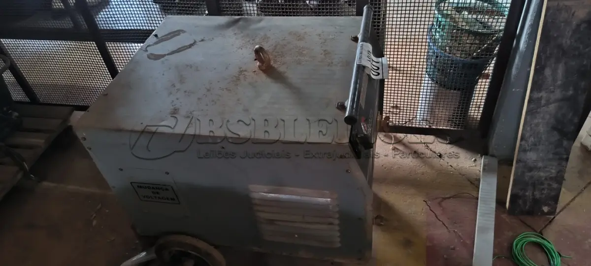 LOTE 001 - 01 MÁQUINA DE SOLDA ELÉTRICA BAMBOZZI TDC445ED TRIFÁSICA. (NO ESTADO) ATENÇÃO! FAZER A VISITAÇÃO ANTES DE ARREMATAR, NÃO SABEMOS SE FUNCIONA, LEILÃO NÃO TEM GARANTIA E NEM DEVOLUÇÃO, SUJEITO A POSSÍVEIS AVARIAS VISÍVEIS/OCULTAS E/OU AUSÊNCIA DE COMPONENTES.