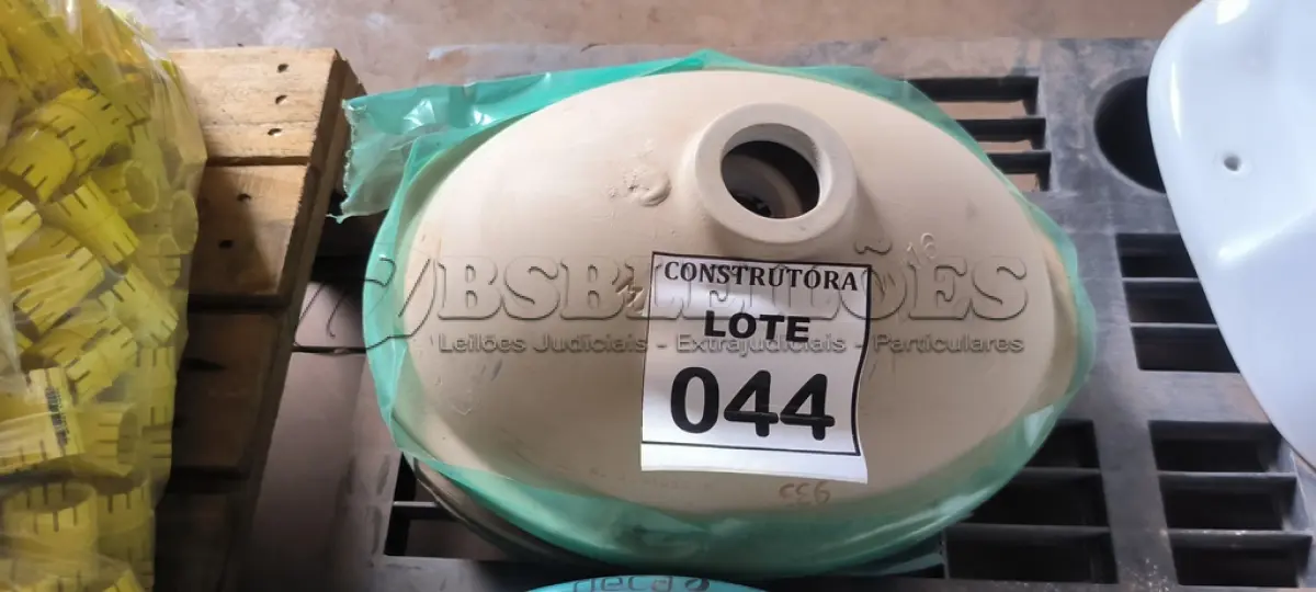 LOTE 044 - 04 CUBAS OVAIS PARA LAVATÓRIO. (NO ESTADO) ATENÇÃO! FAZER A VISITAÇÃO ANTES DE ARREMATAR, NÃO SABEMOS SE FUNCIONA, LEILÃO NÃO TEM GARANTIA E NEM DEVOLUÇÃO, SUJEITO A POSSÍVEIS AVARIAS VISÍVEIS/OCULTAS E/OU AUSÊNCIA DE COMPONENTES.