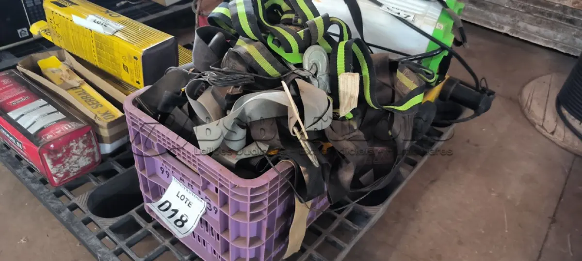 LOTE 018 - 01 LOTE COM CINTOS DE SEGURANÇA PARA OBRAS.(CAIXA NAO INCLUSA) (NO ESTADO) ATENÇÃO! FAZER A VISITAÇÃO ANTES DE ARREMATAR, NÃO SABEMOS SE FUNCIONA, LEILÃO NÃO TEM GARANTIA E NEM DEVOLUÇÃO, SUJEITO A POSSÍVEIS AVARIAS VISÍVEIS/OCULTAS E/OU AUSÊNCIA DE COMPONENTES.