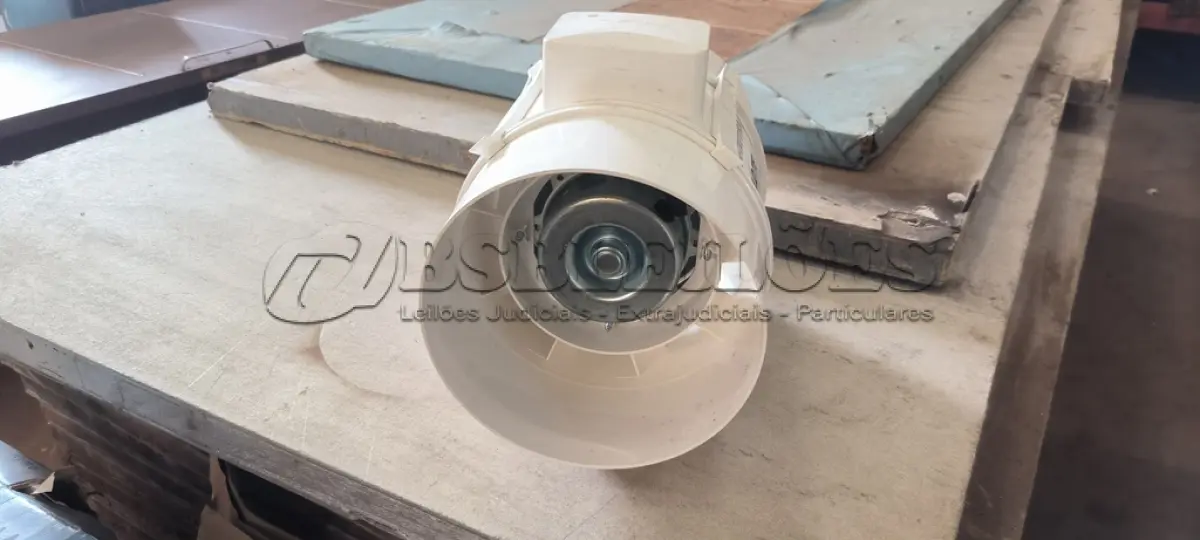 LOTE 026 - 01 EXAUSTOR INLINE AXIAL MISTO PARA TUBOS 220V. (NO ESTADO) ATENÇÃO! FAZER A VISITAÇÃO ANTES DE ARREMATAR, NÃO SABEMOS SE FUNCIONA, LEILÃO NÃO TEM GARANTIA E NEM DEVOLUÇÃO, SUJEITO A POSSÍVEIS AVARIAS VISÍVEIS/OCULTAS E/OU AUSÊNCIA DE COMPONENTES.