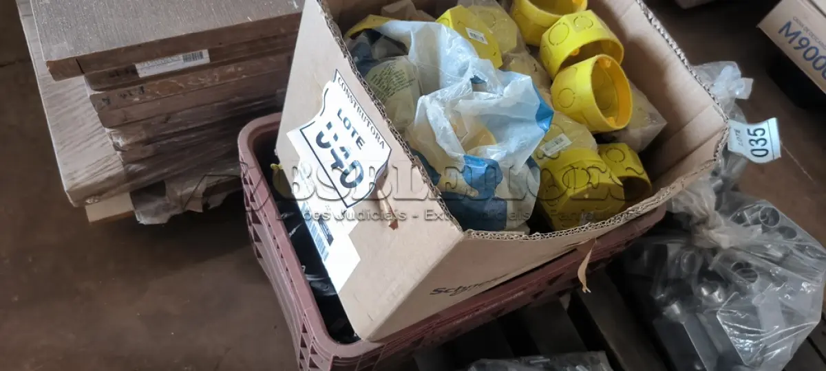 LOTE 040 - 01 LOTE COM CAIXAS OCTOG 4X4 E 3X3 (CAIXA ORGANIZADORA NAO INCLUSA) (NO ESTADO) ATENÇÃO! FAZER A VISITAÇÃO ANTES DE ARREMATAR, NÃO SABEMOS SE FUNCIONA, LEILÃO NÃO TEM GARANTIA E NEM DEVOLUÇÃO, SUJEITO A POSSÍVEIS AVARIAS VISÍVEIS/OCULTAS E/OU AUSÊNCIA DE COMPONENTES.