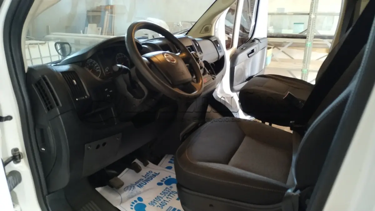 LOTE 512 - 01 I/FIAT DUCATO MAIA AMBULÂNCIA A DIESEL, ANO 2018/2019 NA COR BRANCA. (NO ESTADO)