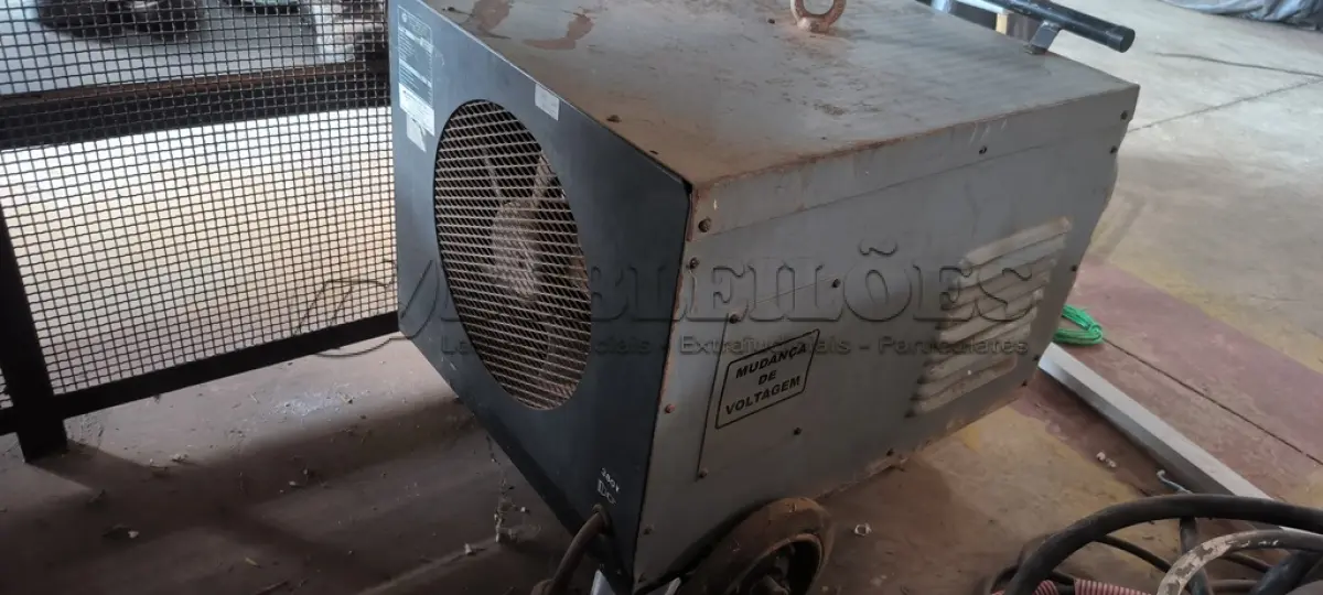 LOTE 001 - 01 MÁQUINA DE SOLDA ELÉTRICA BAMBOZZI TDC445ED TRIFÁSICA. (NO ESTADO) ATENÇÃO! FAZER A VISITAÇÃO ANTES DE ARREMATAR, NÃO SABEMOS SE FUNCIONA, LEILÃO NÃO TEM GARANTIA E NEM DEVOLUÇÃO, SUJEITO A POSSÍVEIS AVARIAS VISÍVEIS/OCULTAS E/OU AUSÊNCIA DE COMPONENTES.