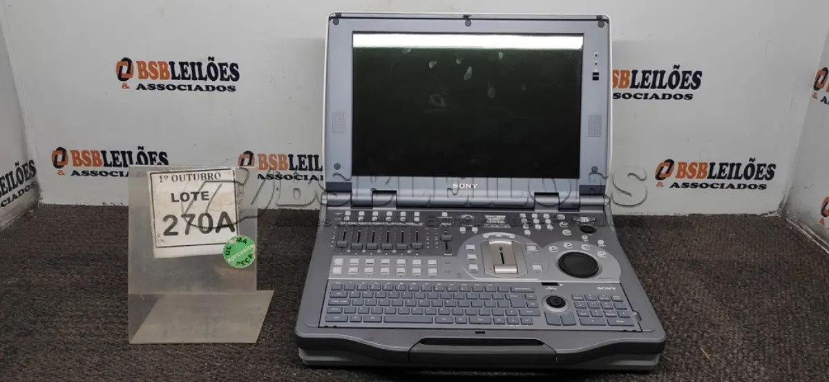 LOTE 270 - 01 EDITOR DE VÍDEO  ANYCAST STATION AWS-G500HD MARCA SONY. (NO ESTADO) ATENÇÃO! FAZER A VISITAÇÃO ANTES DE ARREMATAR, NÃO SABEMOS SE FUNCIONA, LEILÃO NÃO TEM GARANTIA E NEM DEVOLUÇÃO, SUJEITO A POSSÍVEIS AVARIAS VISÍVEIS/OCULTAS E/OU AUSÊNCIA DE COMPONENTES.