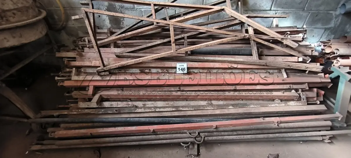 LOTE 146 - 01 LOTE COM CANTILHÕES EM FERRO. (NO ESTADO) ATENÇÃO! FAZER A VISITAÇÃO ANTES DE ARREMATAR, NÃO SABEMOS SE FUNCIONA, LEILÃO NÃO TEM GARANTIA E NEM DEVOLUÇÃO, SUJEITO A POSSÍVEIS AVARIAS VISÍVEIS/OCULTAS E/OU AUSÊNCIA DE COMPONENTES.