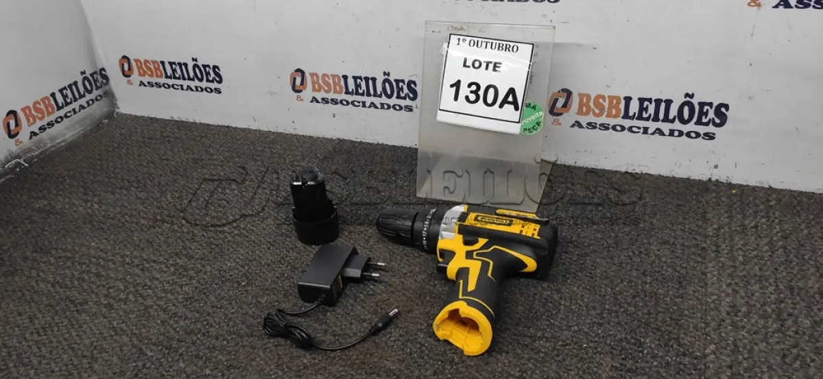 LOTE 130 - 01 PARAFUSADEIRA A BATERIA 12V 2BITS E CARREGADOR (PRODUTO NOVO). (NO ESTADO) ATENÇÃO! FAZER A VISITAÇÃO ANTES DE ARREMATAR, NÃO SABEMOS SE FUNCIONA, LEILÃO NÃO TEM GARANTIA E NEM DEVOLUÇÃO, SUJEITO A POSSÍVEIS AVARIAS VISÍVEIS/OCULTAS E/OU AUSÊNCIA DE COMPONENTES.