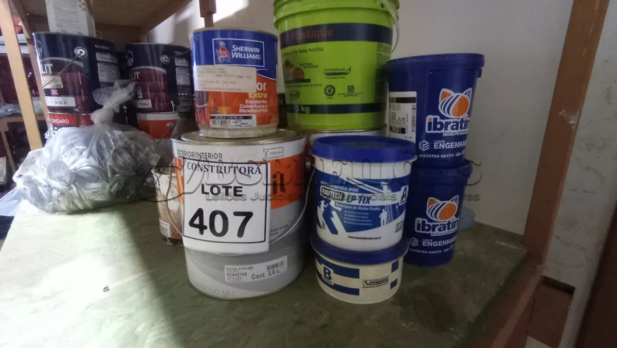 LOTE 407 - 01 LOTE COM TINTAS , TEXTURAS E ADESIVO EPOXI. (NO ESTADO) ATENÇÃO! FAZER A VISITAÇÃO ANTES DE ARREMATAR, NÃO SABEMOS SE FUNCIONA, LEILÃO NÃO TEM GARANTIA E NEM DEVOLUÇÃO, SUJEITO A POSSÍVEIS AVARIAS VISÍVEIS/OCULTAS E/OU AUSÊNCIA DE COMPONENTES.