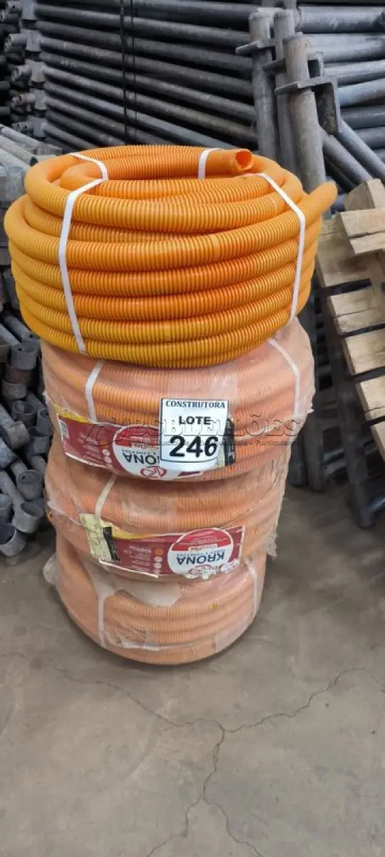 LOTE 246 - 04 ROLOS DE MANGUEIRA CORRUGADA DE 1”. (NO ESTADO) ATENÇÃO! FAZER A VISITAÇÃO ANTES DE ARREMATAR, NÃO SABEMOS SE FUNCIONA, LEILÃO NÃO TEM GARANTIA E NEM DEVOLUÇÃO, SUJEITO A POSSÍVEIS AVARIAS VISÍVEIS/OCULTAS E/OU AUSÊNCIA DE COMPONENTES.