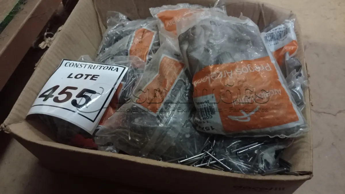 LOTE 455 - 10KG DE PREGOS COM CABEÇA 15X15. (NO ESTADO) ATENÇÃO! FAZER A VISITAÇÃO ANTES DE ARREMATAR, NÃO SABEMOS SE FUNCIONA, LEILÃO NÃO TEM GARANTIA E NEM DEVOLUÇÃO, SUJEITO A POSSÍVEIS AVARIAS VISÍVEIS/OCULTAS E/OU AUSÊNCIA DE COMPONENTES.