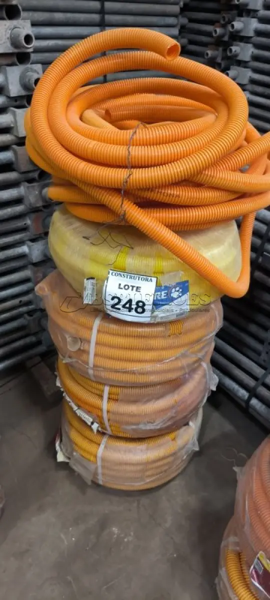 LOTE 248 - 04 ROLOS DE MANGUEIRA CORRUGADA DE 1” (NO ESTADO) ATENÇÃO! FAZER A VISITAÇÃO ANTES DE ARREMATAR, NÃO SABEMOS SE FUNCIONA, LEILÃO NÃO TEM GARANTIA E NEM DEVOLUÇÃO, SUJEITO A POSSÍVEIS AVARIAS VISÍVEIS/OCULTAS E/OU AUSÊNCIA DE COMPONENTES.