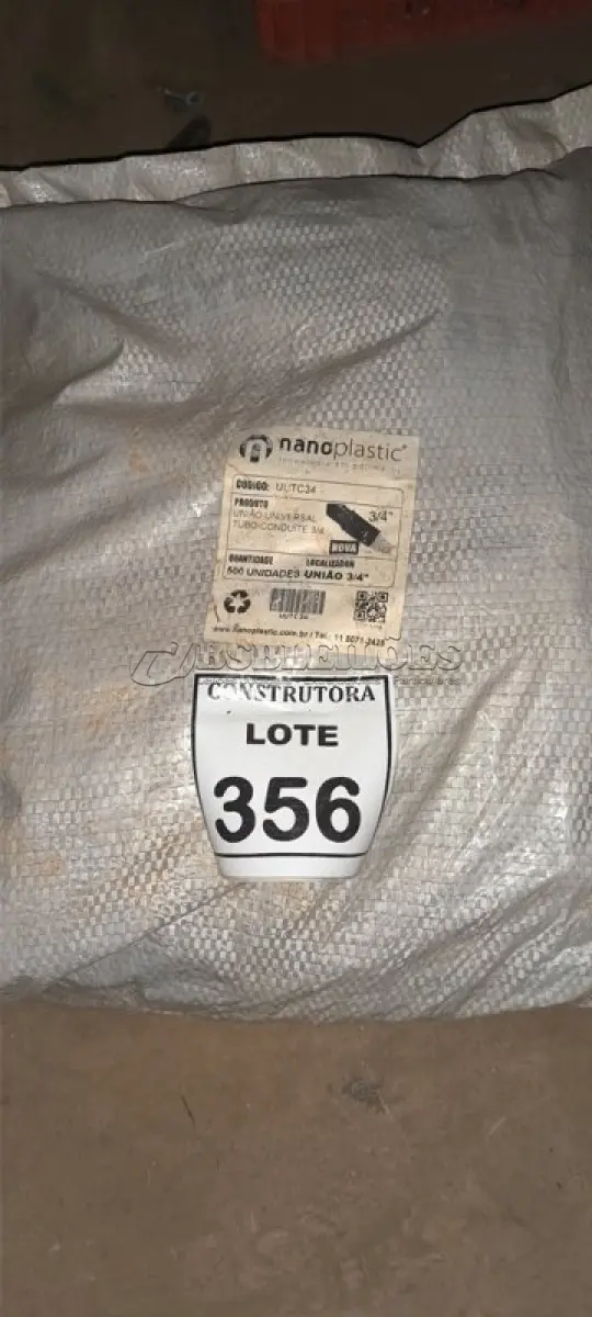 LOTE 356 - 01 SACOS COM UNIÃO UNIVERSAL ¾. (NO ESTADO) ATENÇÃO! FAZER A VISITAÇÃO ANTES DE ARREMATAR, NÃO SABEMOS SE FUNCIONA, LEILÃO NÃO TEM GARANTIA E NEM DEVOLUÇÃO, SUJEITO A POSSÍVEIS AVARIAS VISÍVEIS/OCULTAS E/OU AUSÊNCIA DE COMPONENTES.