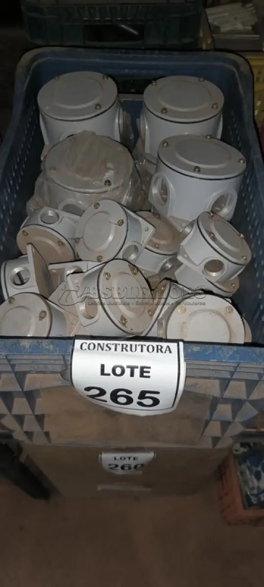 LOTE 265 - 01 LOTE COM CAIXAS DE CONDULETE TIPO X. (CAIXA ORGANIZADORA NAO INCLUSA) (NO ESTADO) ATENÇÃO! FAZER A VISITAÇÃO ANTES DE ARREMATAR, NÃO SABEMOS SE FUNCIONA, LEILÃO NÃO TEM GARANTIA E NEM DEVOLUÇÃO, SUJEITO A POSSÍVEIS AVARIAS VISÍVEIS/OCULTAS E/OU AUSÊNCIA DE COMPONENTES.